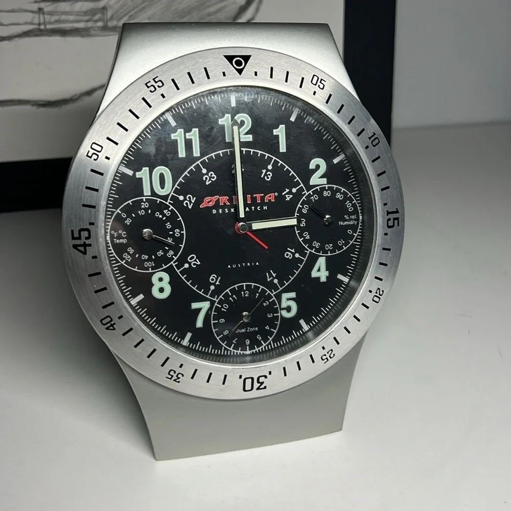 Clock - Picture 2 of 3